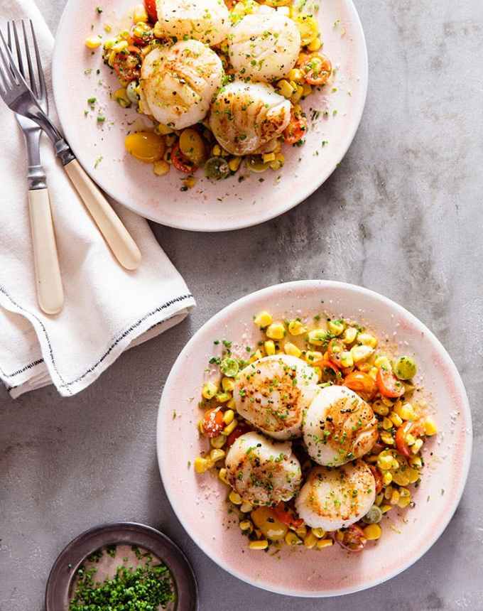 easy dinner party recipes: pan-seared scallops with citrusy corn succotash
