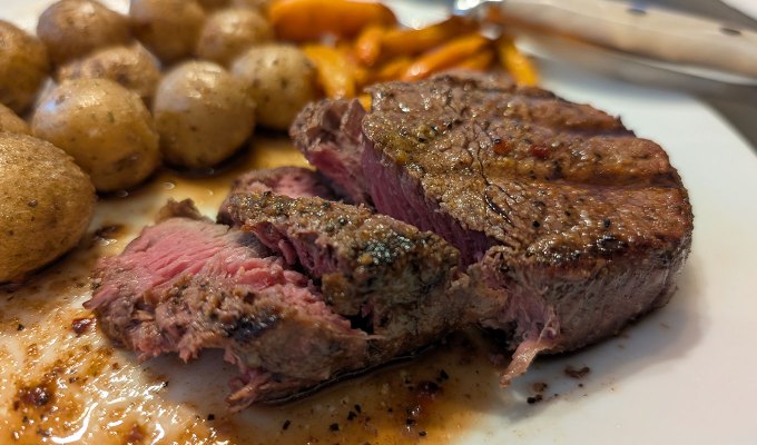 best steak delivery services: cooked chicago steak steak