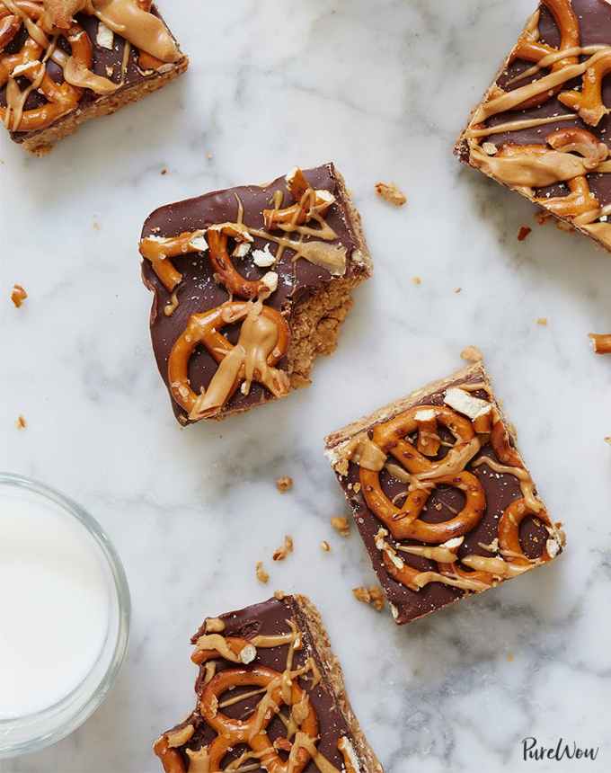 high-protein desserts: no-bake chocolate peanut butter pretzel squares