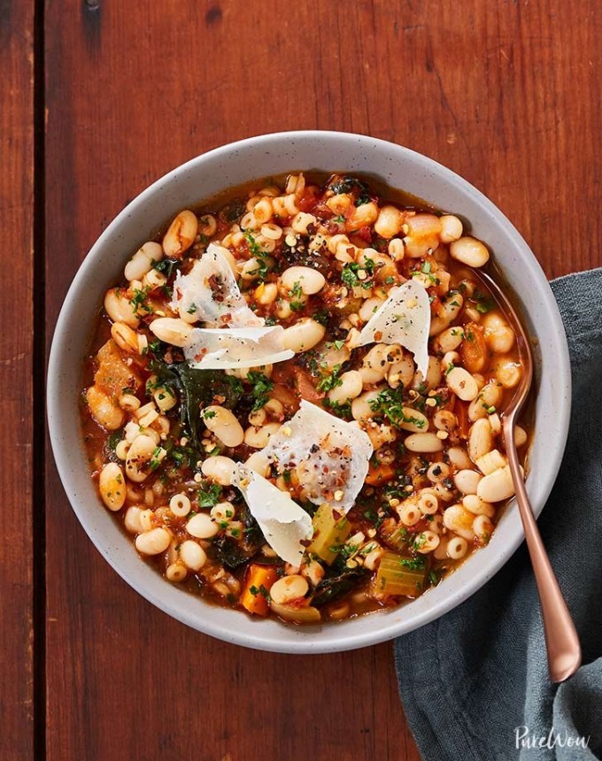 high protein soups: slow cook pasta e fagioli